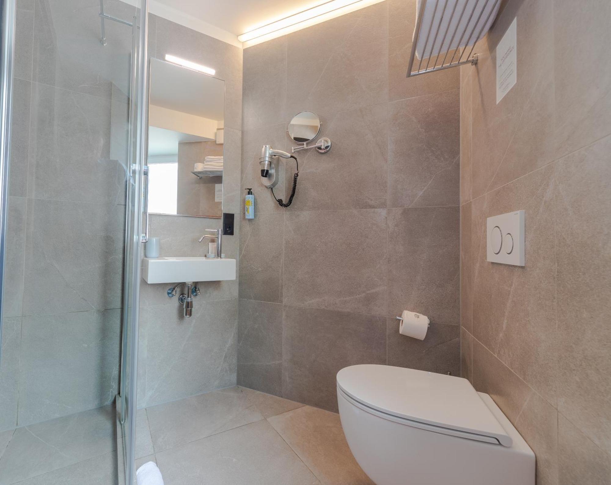 Hotel Kazakiwi 4*